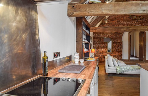 Nantwich Cottage | Explore the rich history of Nantwich or the world of historic castles.