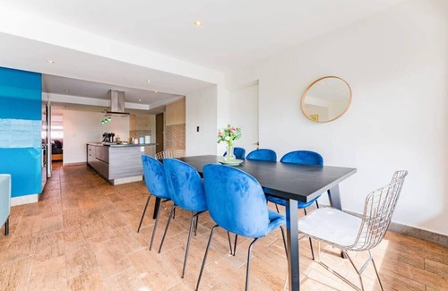 Zona Rosa Condo | Explore Trendy Juarez Vibes, Shopping & Nightlife