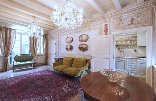 San Polo Apartment | Explore Venice From a Sophisticated Hideaway in San Polo