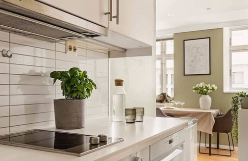 Bergen City Centre Apartment | Explorers Dream! 200m To Bryggen and Floibanen