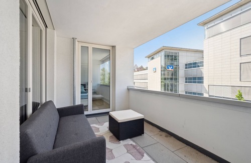 Boeblingen Apartment | EXQUIS 2BR Design Apt. BAUHAUS I Balcony I Parking I Family-friendly I Centre