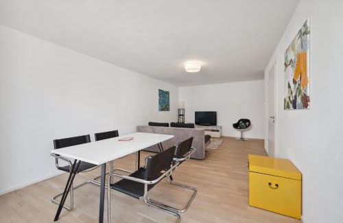 Boeblingen Apartment | EXQUIS 4BR Design Apart-Haus I 2 Parken I Balkon