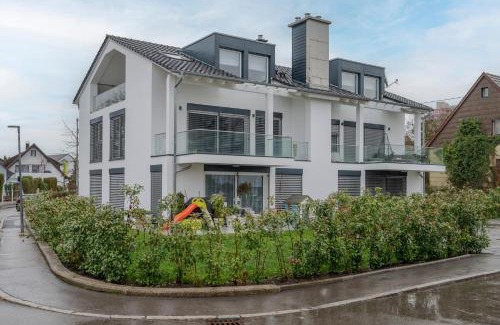 Boeblingen Apartment | EXQUIS Luxus Apartment USM I Kamin I Terrasse I Parkplatz I Mercedes