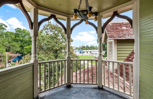 Lake City House | Exquisite 125 Year Old Queen Anne Historical House - 2nd Floor - 4 Room Unit