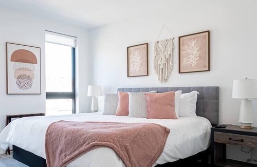 Constable Hook House | Exquisite 2BR King! Free parking! Rooftop!