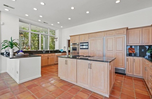 Davis Wharf House | Exquisite 4 bedroom, 3 and a half bath Georgian Estate Home on the Beach!