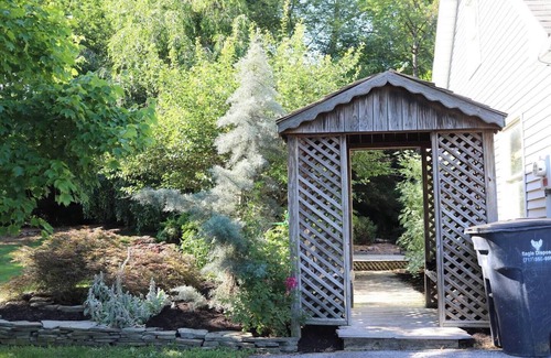 New Holland Cottage | Exquisite cottage with valley views and Hot Tub