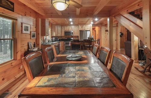 Mono Vista Cabin | Exquisite Custom Log Cabin in the Pines