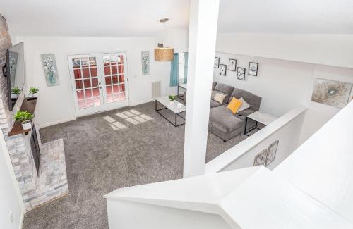 Asylum Hill Apartment | Exquisite Downtown Loft Apartment