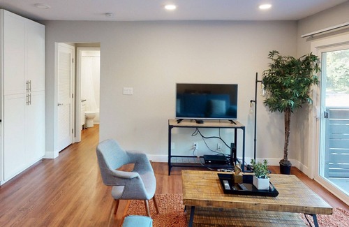 Mountain View Apartment | Exquisite Mountain View 1BR w/Pool, nr Groceries & Cafes, by Blueground