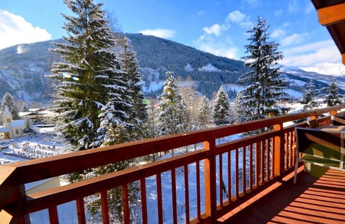 Bad Gastein Apartment | Exquisite penthouse with large balcony in superb location; whirlpool in winter