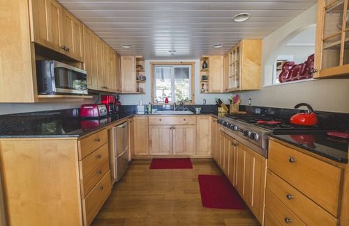 Albion House | Exquisite, Private Oceanfront Getaway