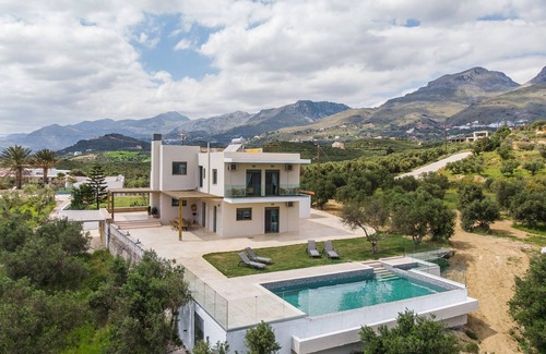 Agios Vasileios Villa | Exquisite Rethymno Villa | 5 Bedrooms | Villa Nnoitra | Beautiful Mountain.