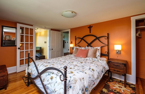 Front Royal House | Exquisite Riverfront Paradise...100+ Acres- Hike, Boat, Swim without leaving!