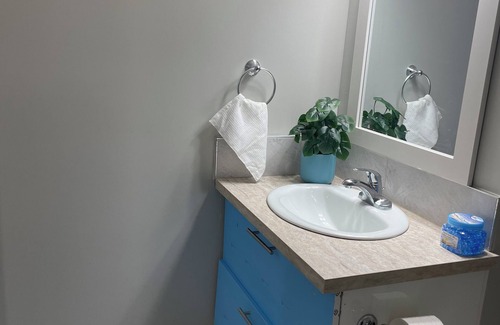 Evanston Apartment | Exquisite Studio close to Airport and amenities!