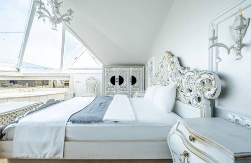 Beylerbeyi Apartment | Exquisite Studio in Historic Mansion in Beylerbeyi