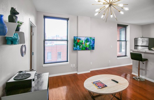 Downtown Indianapolis Condo | Exquisite Top Floor Condo in the Heart of Downtown Indy