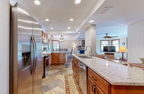 Steamboat Springs Condo | Exquisite & upscale ski-in/out slopeside condo w/shared hot tubs, pool, gym