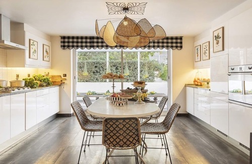 Cascais House | Exquisite Vacation Home in Estoril, with pool, new Fully Equipped Gym
