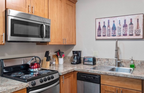 McMinnville Apartment | Extended Stay 1BR Apt Steps to Wine-Dine-Pubs + Dog Friendly #3