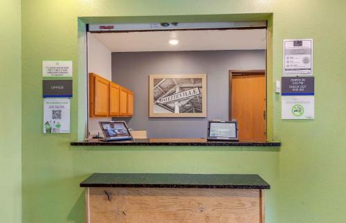 Terry Sanford Hotel | Extended Stay America Select Suites - Fayetteville