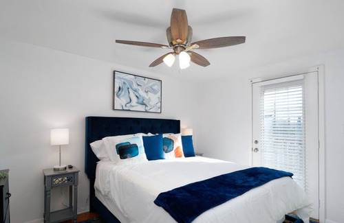 Elmhurst House | Extended Stay Elmhurst FHS Rental