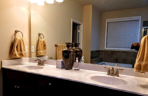 Duncan House | Extended Stay Executive Rental ready for you Centrally located