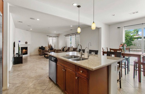 Chino House | Extended Stay Gem! Cozy 4B3B｜15 Fwy｜Flex Month-to-Month｜WFH Choice #40938