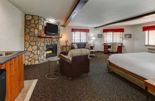 Peoria Hotel | Extended Stay Perfection: Cottages with Homely Ambiance | 2 Units