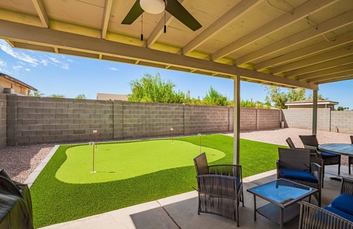 North Center Revitalization Association House | Extended Stay Ready – Spacious 3BR w/Private Backyard