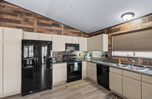 Continental Ranch House | Extended Stay - The Reserve @ Sombrero Peak!