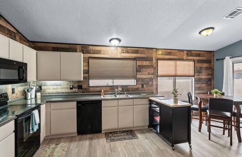 Continental Ranch House | Extended Stay - The Reserve @ Sombrero Peak!