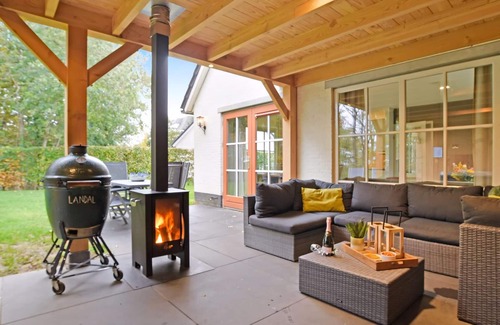 Municipality of Valkenburg aan de Geul Villa | Extra luxury 6-person villa in the holiday park Landal Kasteeldomein De Cauberg