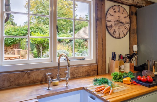 Lavenham Apartment | Extraordinary 15th century timber framed cottage in famous Medieval village - The Tryst