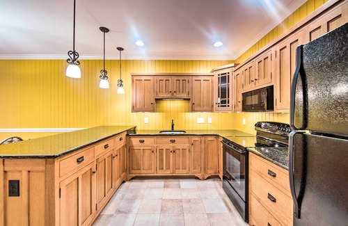 Atglen House | Extravagant Atglen Manor w/Private 60-Acre Land!