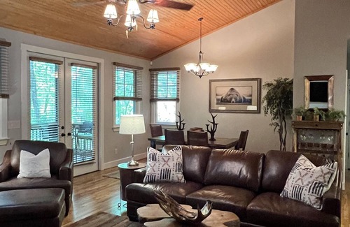 Bear Lake Reserve Cottage | Extremely Peaceful Cottage w/ a flowing creek down the mountain!
