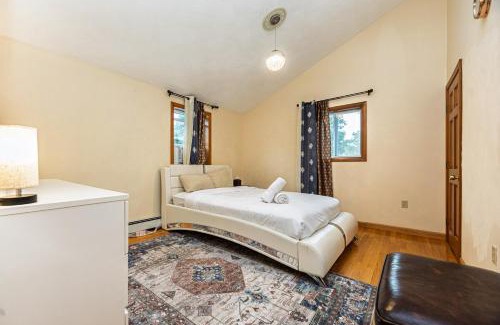Medford Apartment | Extremely Spacious Home 10 Mins to The Encore