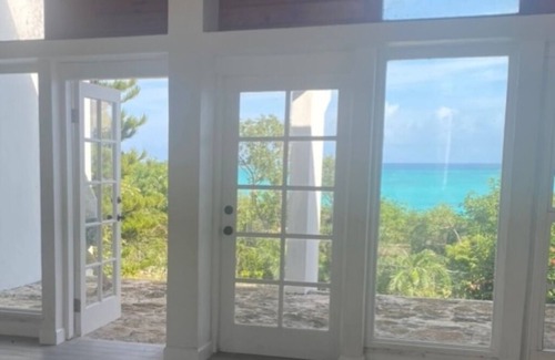 Great Exuma House | Exuma house -Private access to the beach 2 min walking to a secluded beach