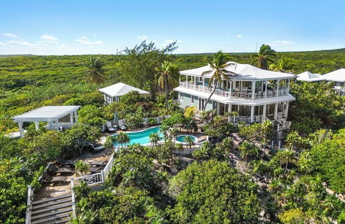 William's Town Villa | Exuma LUXURIOUS BEACH FRONT ESTATE 6bed/6bath.Pool, hot tub, 3 decks, & kayaks