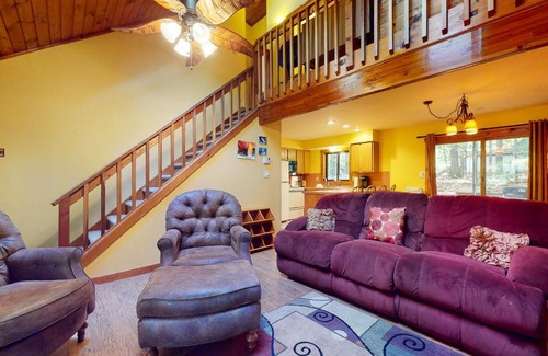 Pocono Pines House | Eyota Escape