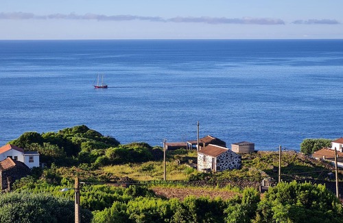 Calheta de Nesquim Cottage | Férias de Sonho na Ilha do Pico, nos Açores