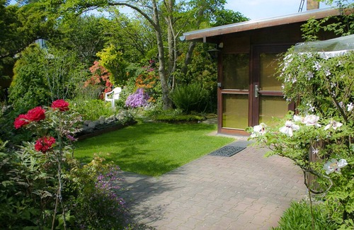Klein Koris House | F*** bungalow for 3 people. in a charming forest and lake landscape 35 km south. Berlin