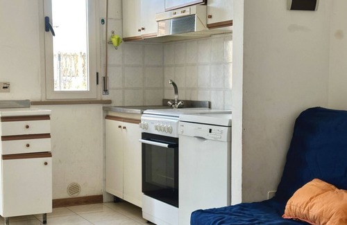 Torrette Apartment | F002 - Fano, three-room apartment with porch 30m from the sea