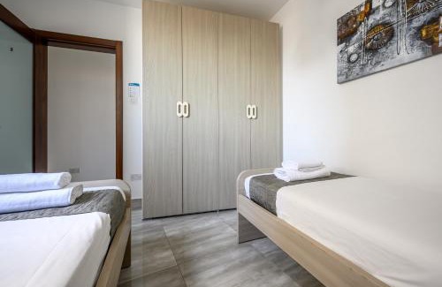 Msida House | F11 Room 2, Private Room two single beds shared bathroom in shared Flat