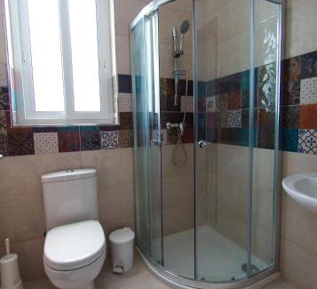Msida House | F12 Room 1, Private Room two single beds shared bathroom in shared Flat