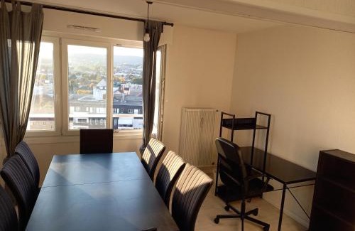 Devant-les-Ponts Apartment | F2 65m2 parking privé avec une belle vue