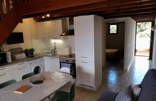 Calcatoggio Apartment | F2, air-conditioned, sea view, 100 m from the beach
