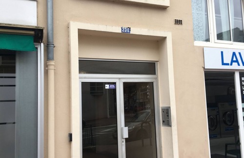 Limoges Apartment | F2 standing in the center of LIMOGES