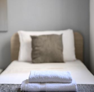 Msida House | F9 Room 2, Private Room two single beds shared bathroom in shared Flat