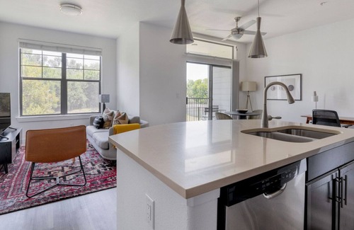 Gateway Apartment | Fab Arboretum 1BR w/ Pool, Gym & Lounge, nr Restaurants, by Blueground